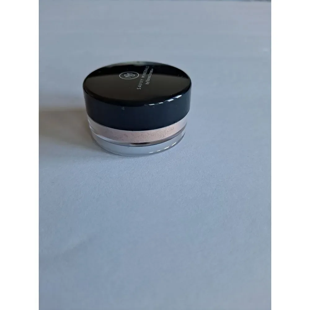 Savvy‎ Minerals by Young Living eyeshadow. 2/$16